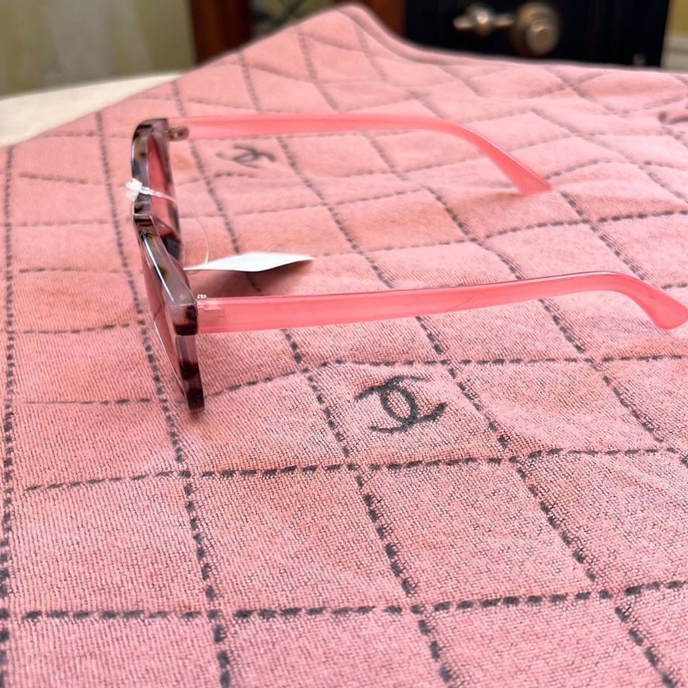 NEW! Pink Rose Colored Sunglasses Tortoise - Picture 3 of 5